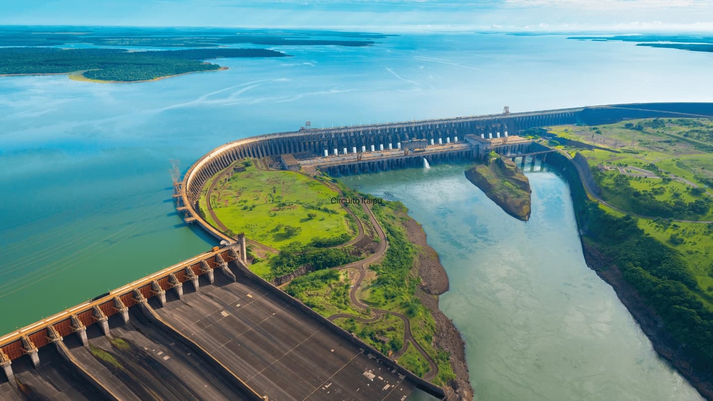 Tour Panorámico a Itaipú en Foz de Iguazú