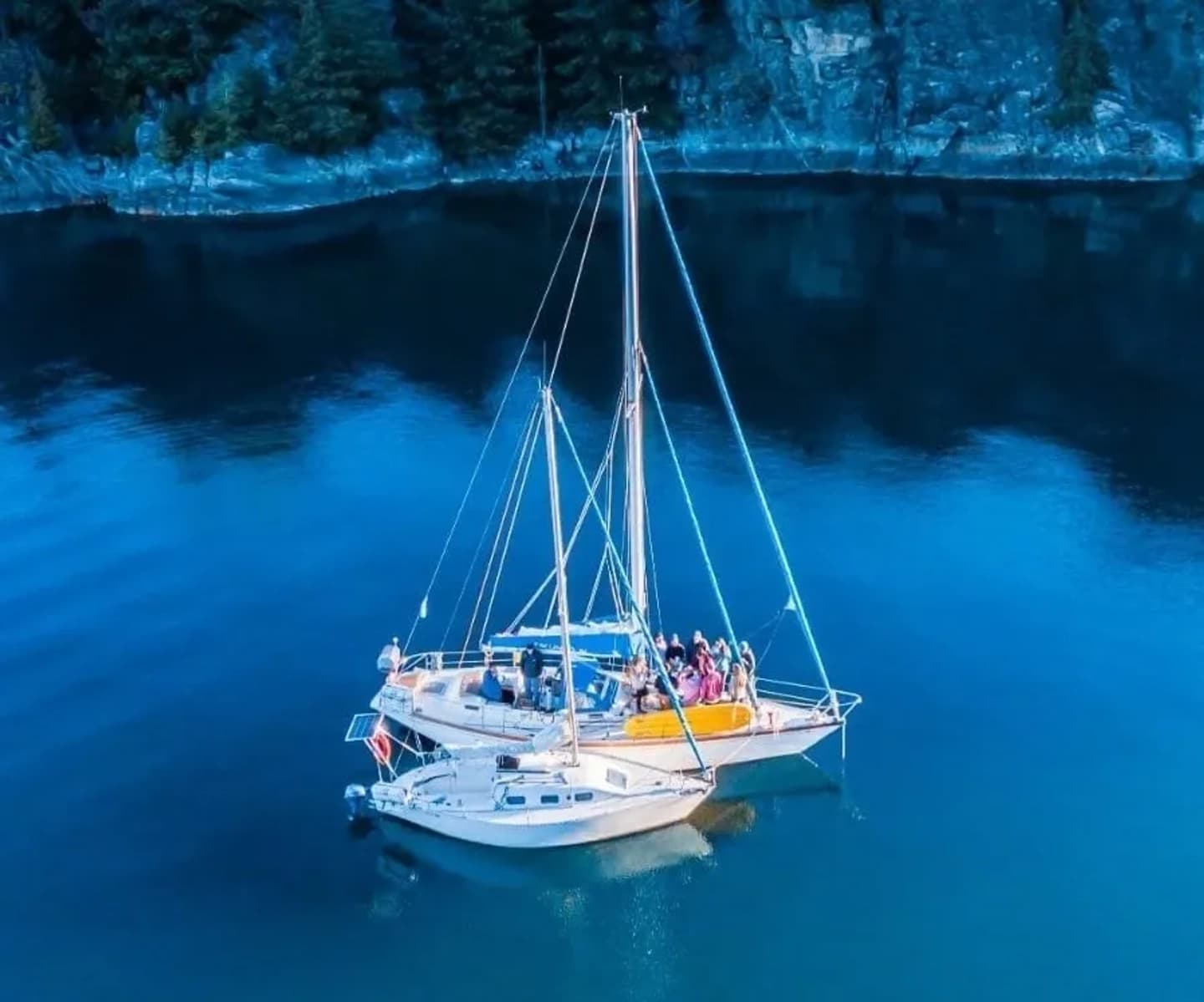 Navegación en Velero Orgulloso en el Nahuel Huapi