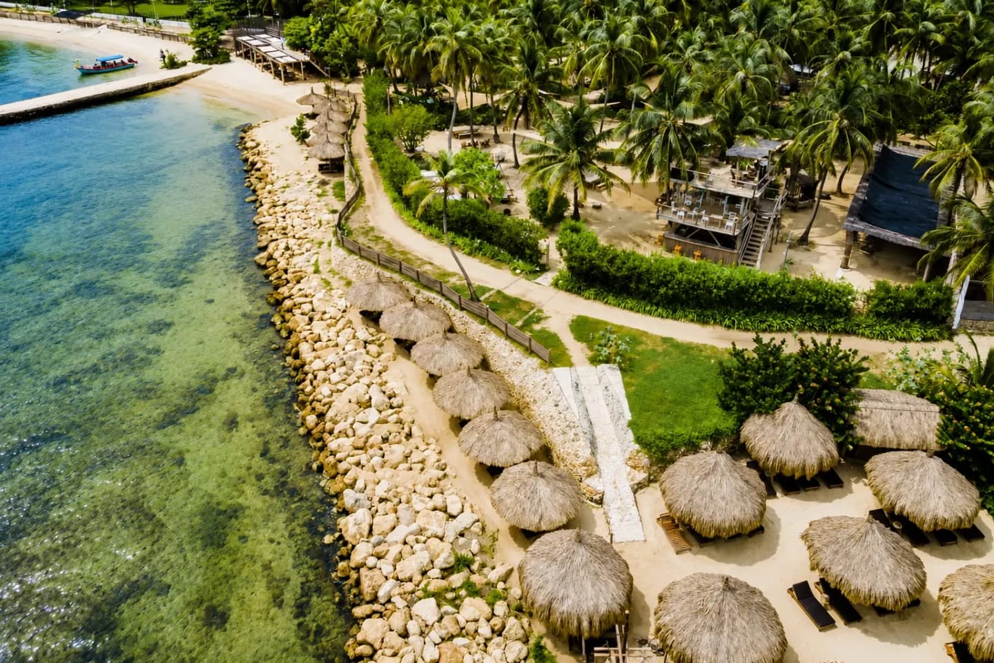 Day Pass Eteka in Islas del Rosario from Cartagena de Indias
