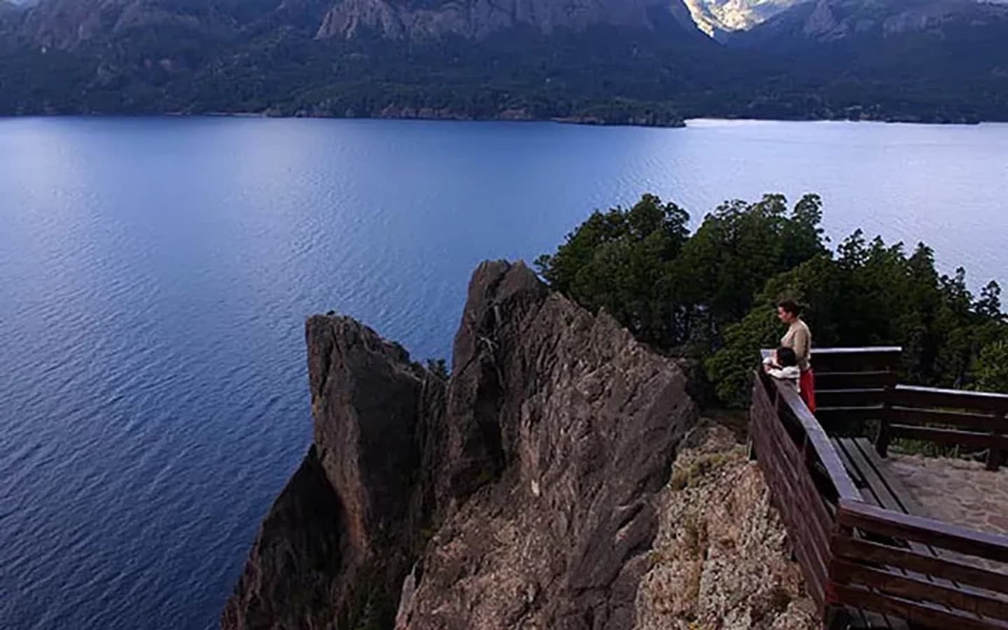 Excursión a Circuito Grande con Traful y Angostura desde Bariloche