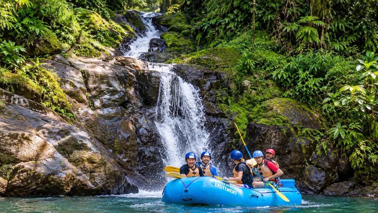 Rafting en el Río Pacuare desde San José