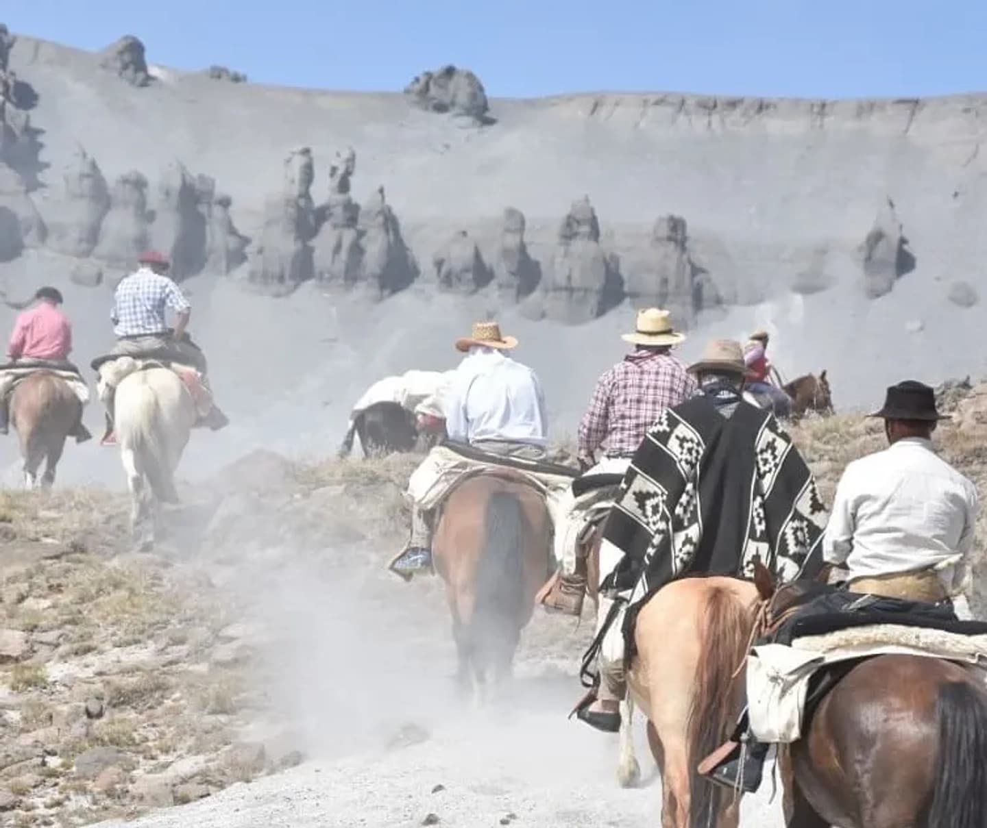 Cavalgada a Cuatro Hitos e Vulcão Descabezado em Malargüe