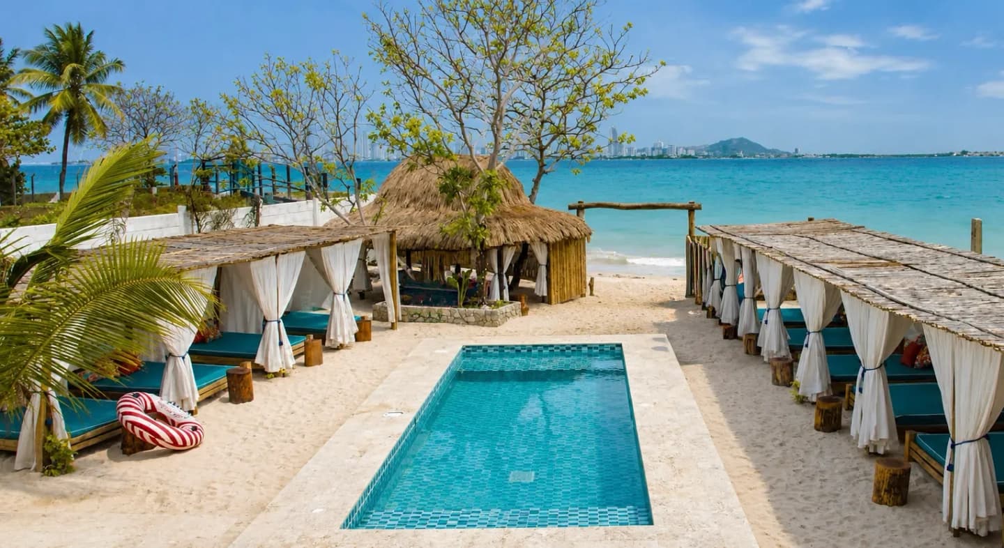 Day Pass at Tamarindo Beach House in Tierra Bomba with Lunch